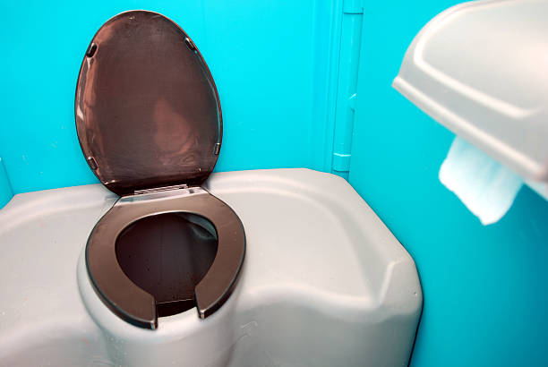 Best Portable bathroom rental  in Fennville, MI